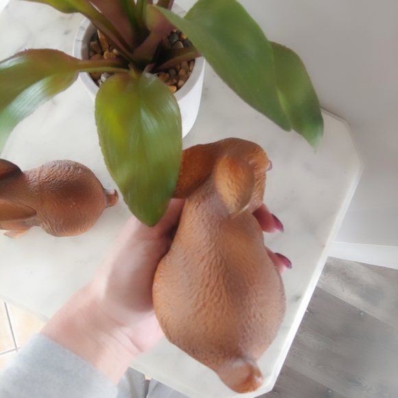 Vintage Harvey Knox Pair of Hand Painted Japan Rabbits, 1983 Global Art. - Picture 4 of 14